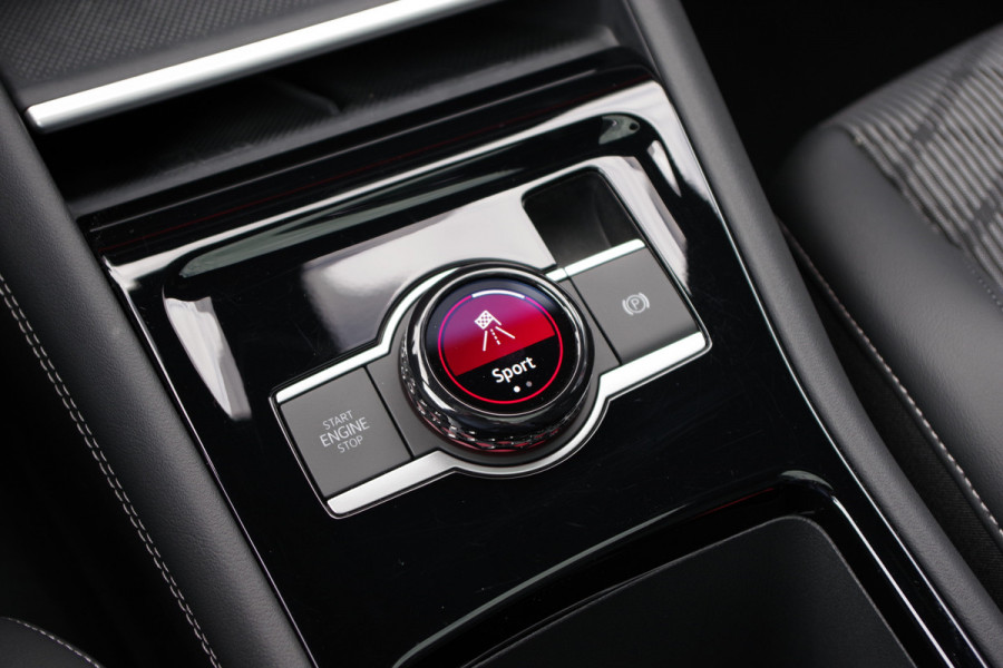 Volkswagen Tiguan 1.5 eHybrid 272 PK R-Line Edition PHEV, Panoramadak, Trekhaak, Harman / Kardon Geluidssysteem, Massage