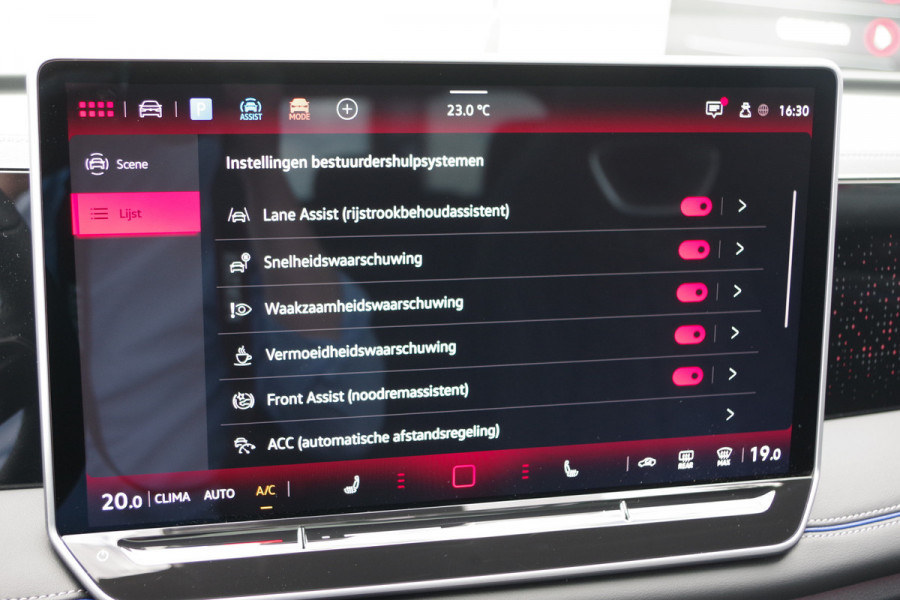 Volkswagen Tiguan 1.5 eHybrid 272 PK R-Line Edition PHEV, Panoramadak, Trekhaak, Harman / Kardon Geluidssysteem, Massage