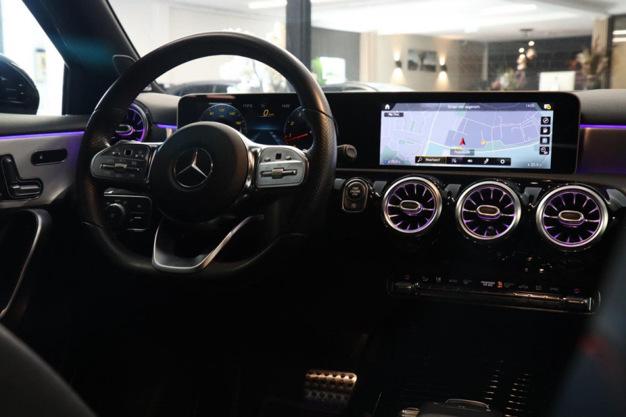 Mercedes-Benz A-Klasse 220 AMG /PANODAK/CAM/MEOMORY/LANE/VOL