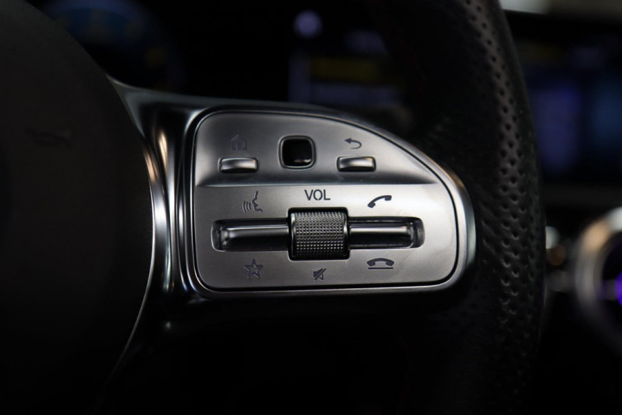 Mercedes-Benz A-Klasse 220 AMG /PANODAK/CAM/MEOMORY/LANE/VOL