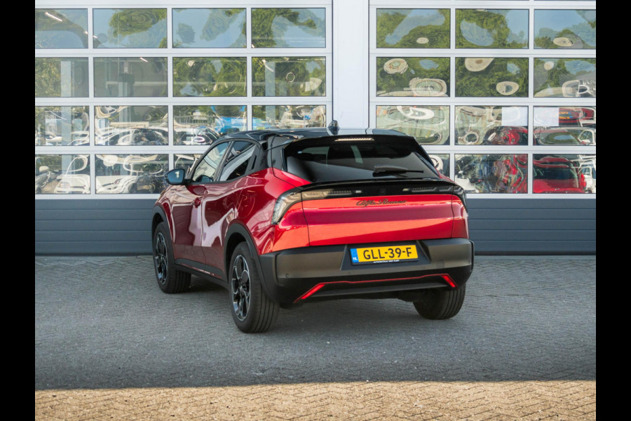 Alfa Romeo junior Elettrica Speciale 54 kWh | Pack Techno | Clima | Camera | Carplay | Adapt Cruise | Stoelverw. | Bicolore