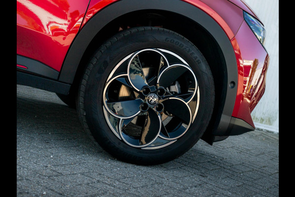 Alfa Romeo junior Elettrica Speciale 54 kWh | Pack Techno | Clima | Camera | Carplay | Adapt Cruise | Stoelverw. | Bicolore