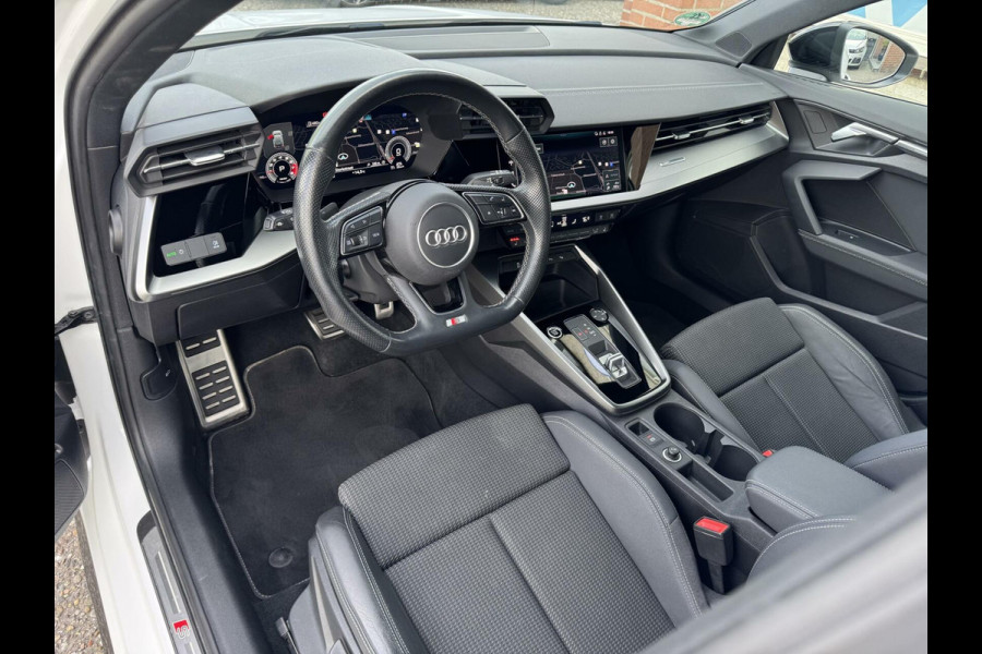 Audi A3 Sportback 35 TFSI 3 x S-Line Camera S-Tronic CarPlay 18inch Navi Garantie Stlvw