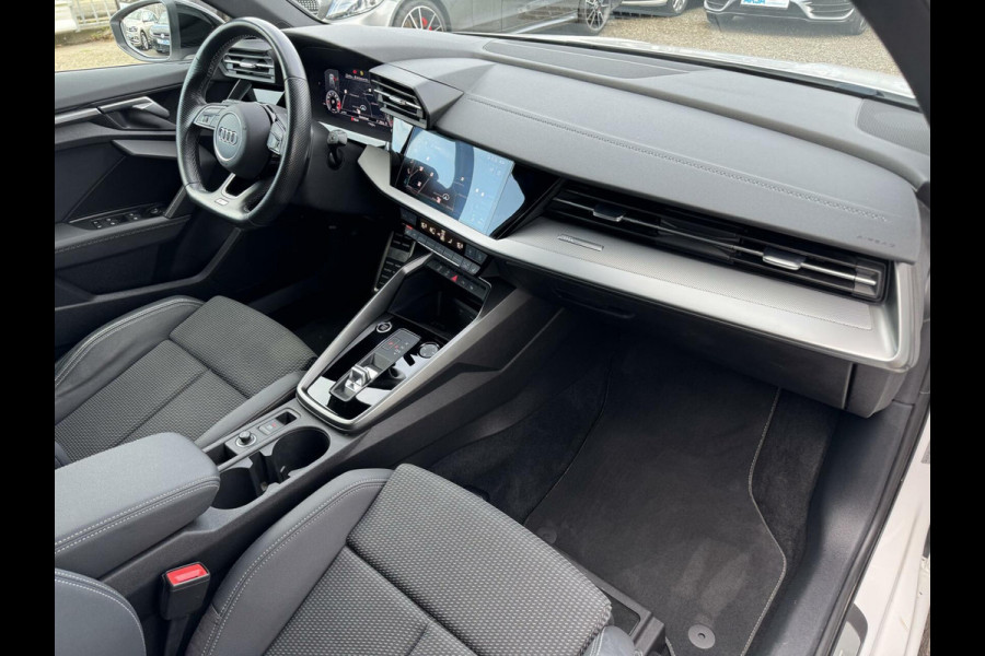 Audi A3 Sportback 35 TFSI 3 x S-Line Camera S-Tronic CarPlay 18inch Navi Garantie Stlvw