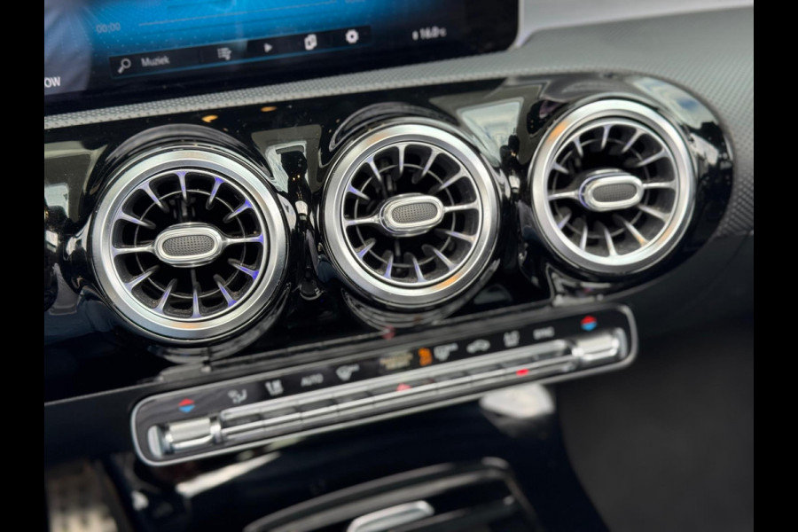 Mercedes-Benz CLA-Klasse 180 d AMG 2019 AUT NAVI PANO Diesel