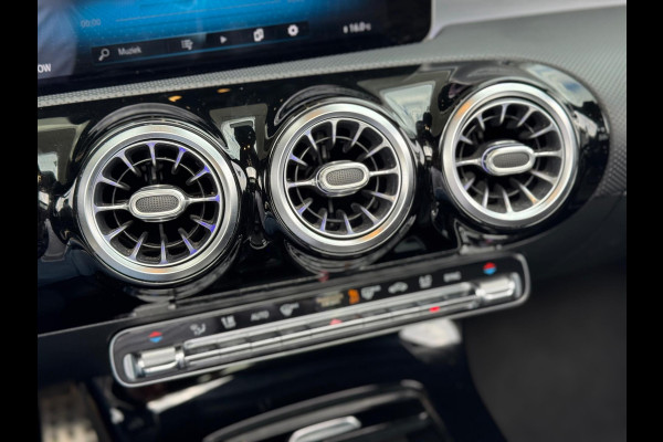 Mercedes-Benz CLA-Klasse 180 d AMG 2019 AUT NAVI PANO Diesel