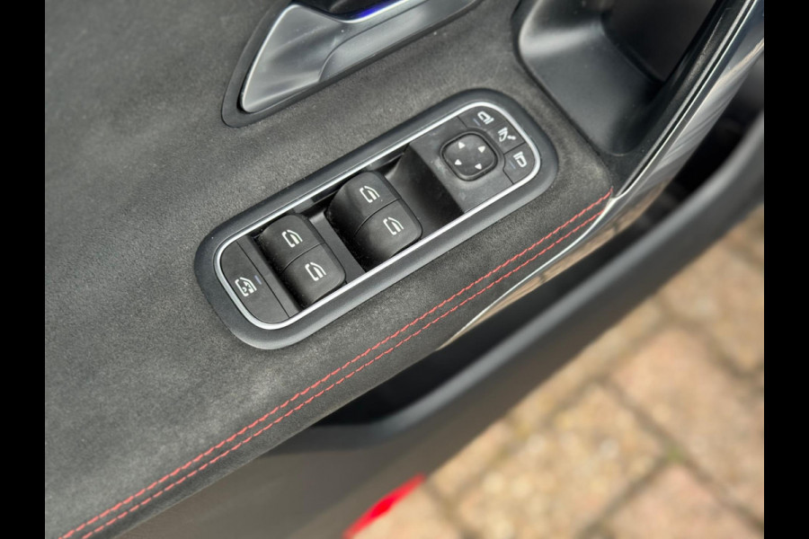 Mercedes-Benz CLA-Klasse 180 d AMG 2019 AUT NAVI PANO Diesel