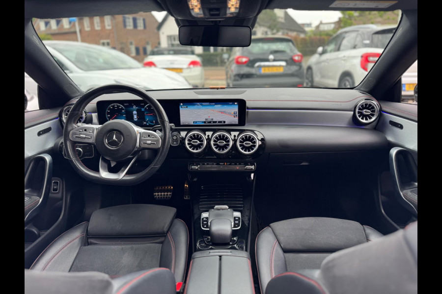 Mercedes-Benz CLA-Klasse 180 d AMG 2019 AUT NAVI PANO Diesel