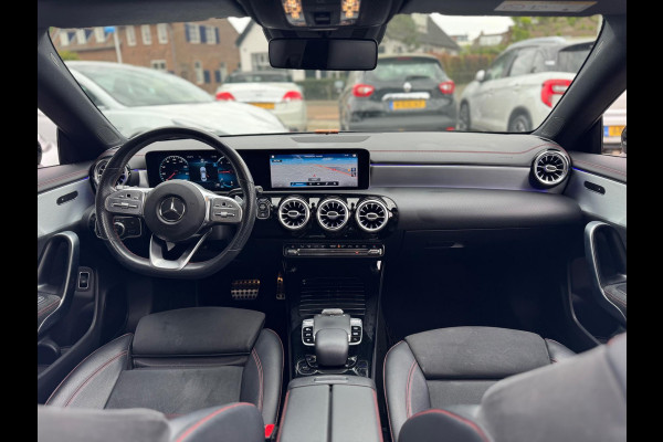 Mercedes-Benz CLA-Klasse 180 d AMG 2019 AUT NAVI PANO Diesel