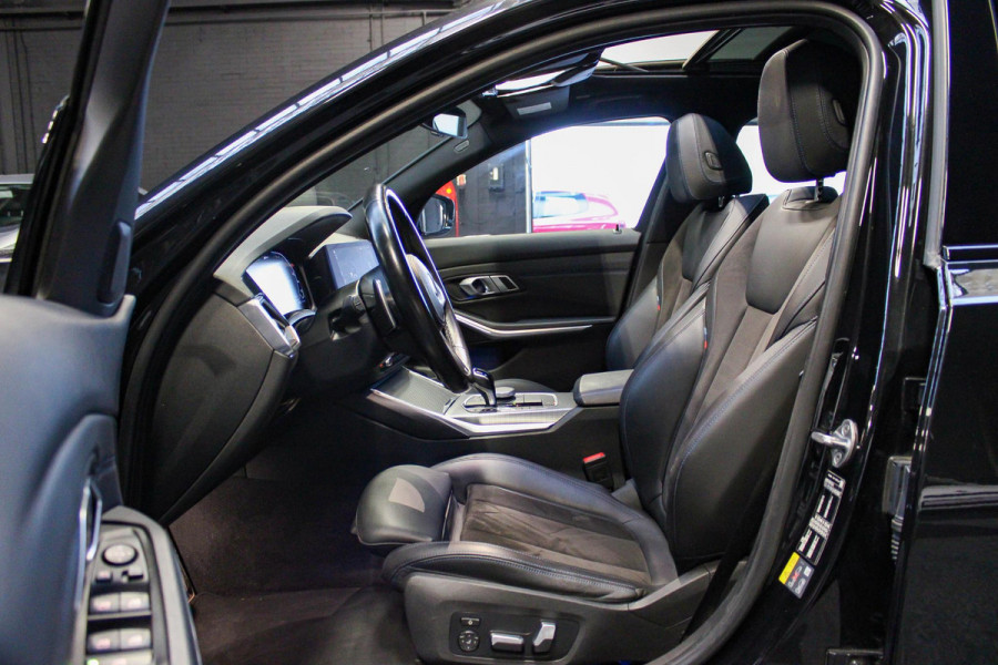 BMW 3 Serie Touring 330e M-Sport | Pano | Trekhaak | 360 camera