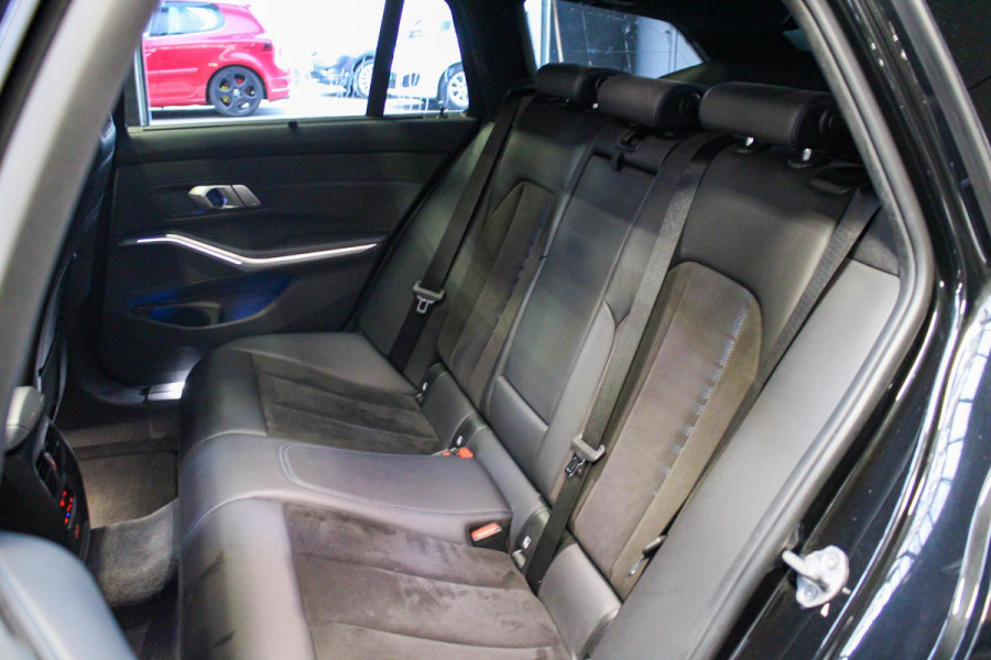 BMW 3 Serie Touring 330e M-Sport | Pano | Trekhaak | 360 camera