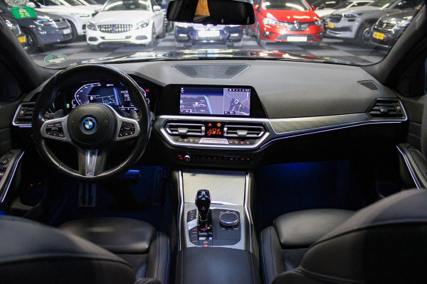 BMW 3 Serie Touring 330e M-Sport | Pano | Trekhaak | 360 camera
