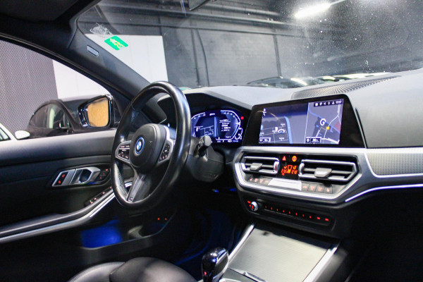 BMW 3 Serie Touring 330e M-Sport | Pano | Trekhaak | 360 camera