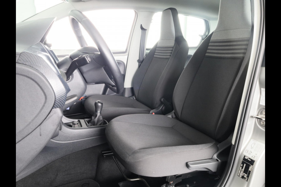 Volkswagen up! 1.0 65 pk | Verlengde garantie | Navigatie via App | Autom. airco | Cruise control | Parkeersensoren achter | Achteruitrijcamera |