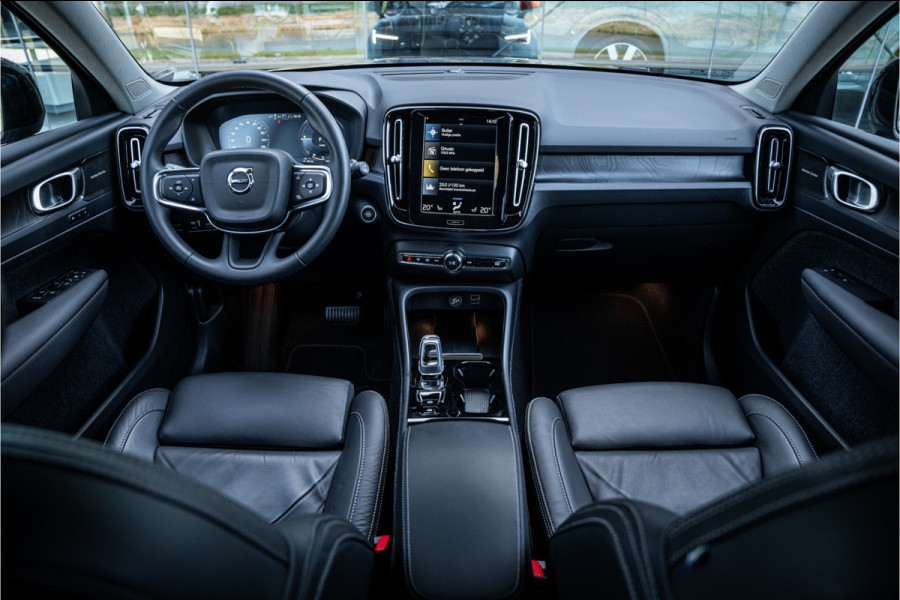 Volvo XC40 T5 AWD Intro Edition **Panoramadak**LEDER**Trekhaak wegklapbaar**dealer onderhouden