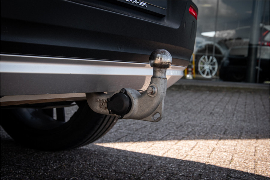 Volvo XC40 T5 AWD Intro Edition **Panoramadak**LEDER**Trekhaak wegklapbaar**dealer onderhouden