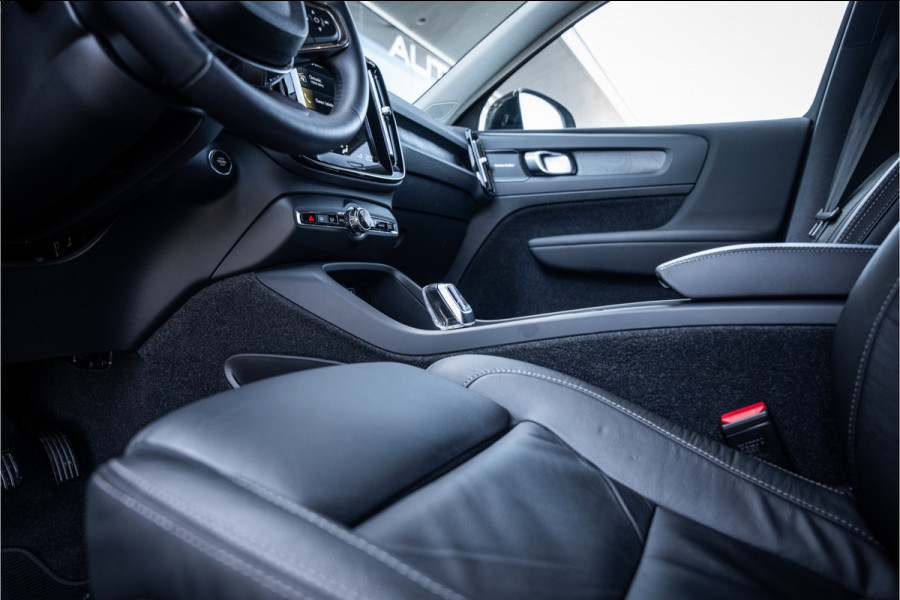 Volvo XC40 T5 AWD Intro Edition **Panoramadak**LEDER**Trekhaak wegklapbaar**dealer onderhouden