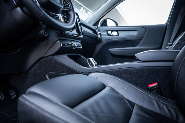 Volvo XC40 T5 AWD Intro Edition **Panoramadak**LEDER**Trekhaak wegklapbaar**dealer onderhouden