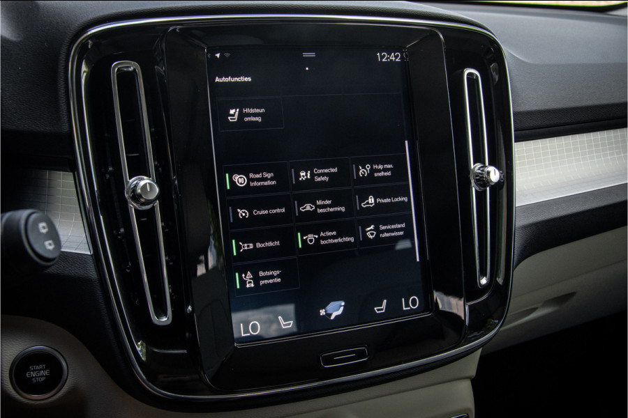 Volvo XC40 T5 AWD Intro Edition **Panoramadak**LEDER**Trekhaak wegklapbaar**dealer onderhouden