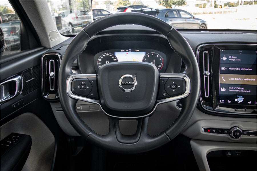 Volvo XC40 T5 AWD Intro Edition **Panoramadak**LEDER**Trekhaak wegklapbaar**dealer onderhouden