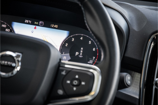 Volvo XC40 T5 AWD Intro Edition **Panoramadak**LEDER**Trekhaak wegklapbaar**dealer onderhouden