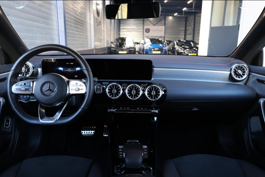 Mercedes-Benz CLA-Klasse 250 AMG Line LED/VIRTUAL/SFEER/PANOR/ALCANTARA+S.VERWARMING/LMV/CRUISE/ECC/12 MDN GARANTIE!