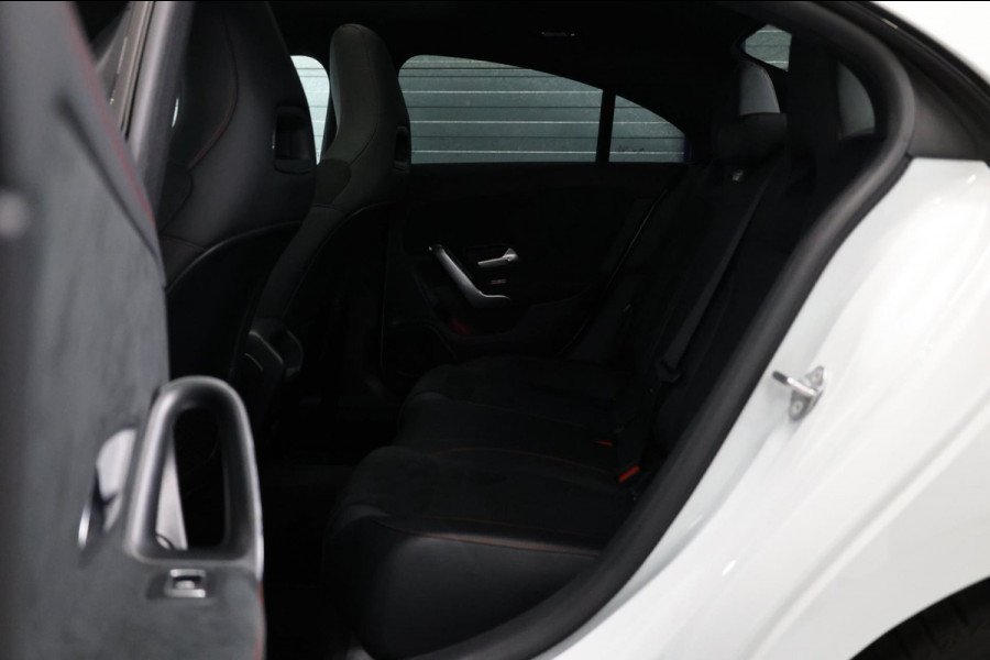Mercedes-Benz CLA-Klasse 250 AMG Line LED/VIRTUAL/SFEER/PANOR/ALCANTARA+S.VERWARMING/LMV/CRUISE/ECC/12 MDN GARANTIE!