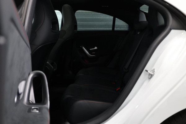 Mercedes-Benz CLA-Klasse 250 AMG Line LED/VIRTUAL/SFEER/PANOR/ALCANTARA+S.VERWARMING/LMV/CRUISE/ECC/12 MDN GARANTIE!