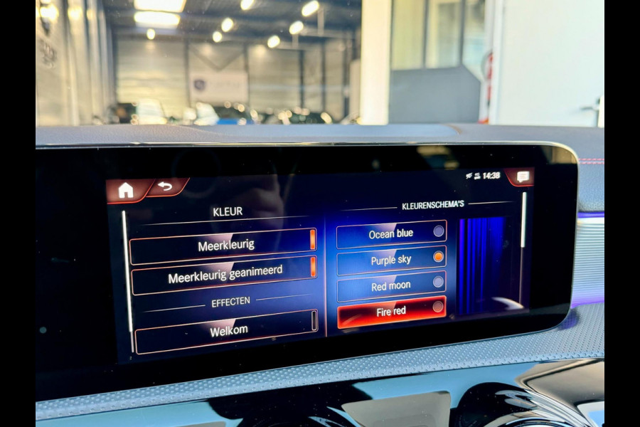 Mercedes-Benz CLA-Klasse 250 AMG Line LED/VIRTUAL/SFEER/PANOR/ALCANTARA+S.VERWARMING/LMV/CRUISE/ECC/12 MDN GARANTIE!