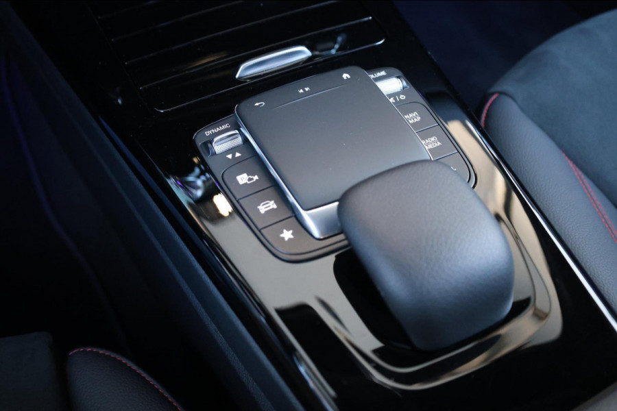 Mercedes-Benz CLA-Klasse 250 AMG Line LED/VIRTUAL/SFEER/PANOR/ALCANTARA+S.VERWARMING/LMV/CRUISE/ECC/12 MDN GARANTIE!