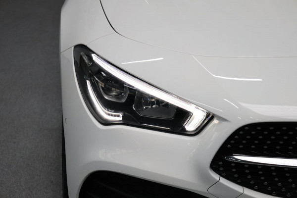 Mercedes-Benz CLA-Klasse 250 AMG Line LED/VIRTUAL/SFEER/PANOR/ALCANTARA+S.VERWARMING/LMV/CRUISE/ECC/12 MDN GARANTIE!