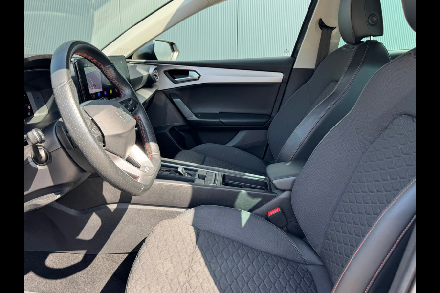 Seat Leon Sportstourer 1.5 eTSI * FR-Line * Camera * Side ass. * Line ass. * Visueel Cockpit *
