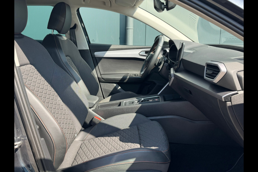 Seat Leon Sportstourer 1.5 eTSI * FR-Line * Camera * Side ass. * Line ass. * Visueel Cockpit *