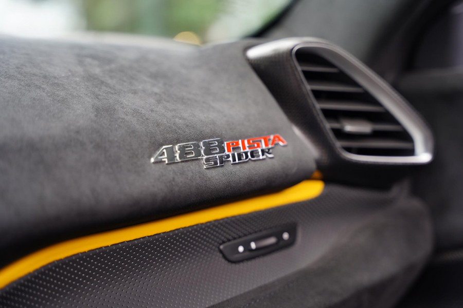Ferrari 488 3.9 Pista HELE Spider Tailor Made