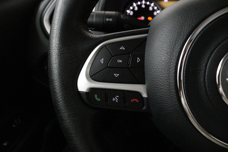 Jeep Renegade 1.4 MultiAir Limited (PANORAMADAK, CLIMA, NAVIGATIE, PARKEERSENSOREN, STUURBEDIENING)