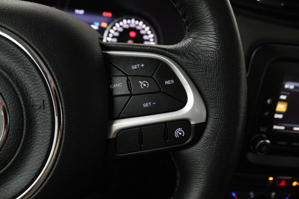 Jeep Renegade 1.4 MultiAir Limited (PANORAMADAK, CLIMA, NAVIGATIE, PARKEERSENSOREN, STUURBEDIENING)