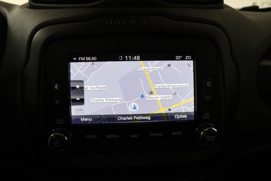Jeep Renegade 1.4 MultiAir Limited (PANORAMADAK, CLIMA, NAVIGATIE, PARKEERSENSOREN, STUURBEDIENING)