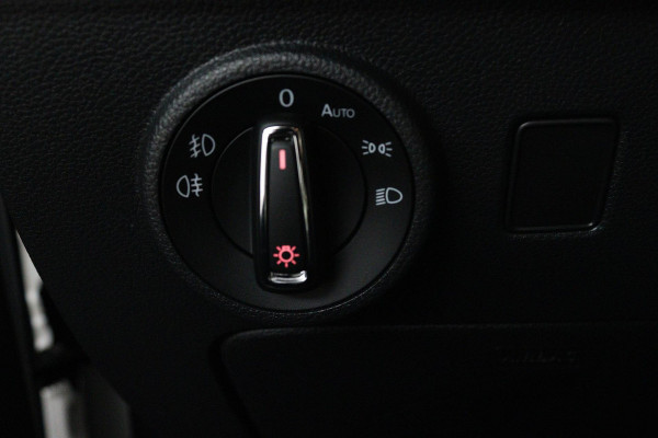 Seat Ateca 1.4 EcoTSI Style Business Intense (NAVIGATIE, TREKHAAK, CAMERA, STOELVERWARMING, LED)