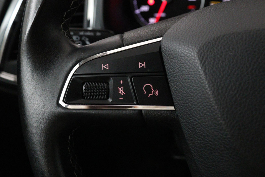 Seat Ateca 1.4 EcoTSI Style Business Intense (NAVIGATIE, TREKHAAK, CAMERA, STOELVERWARMING, LED)
