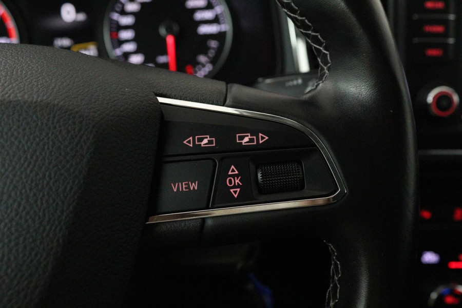 Seat Ateca 1.4 EcoTSI Style Business Intense (NAVIGATIE, TREKHAAK, CAMERA, STOELVERWARMING, LED)