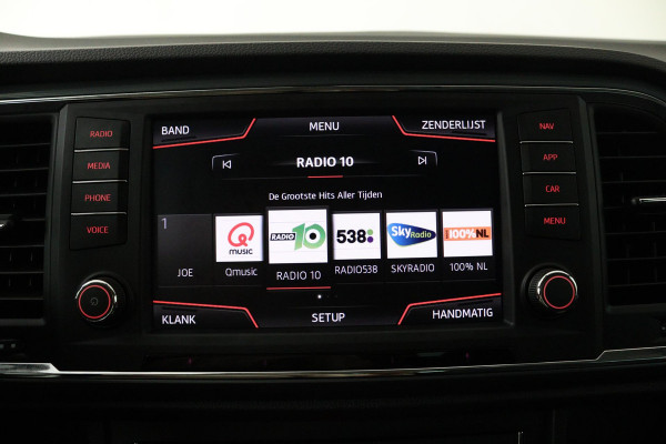 Seat Ateca 1.4 EcoTSI Style Business Intense (NAVIGATIE, TREKHAAK, CAMERA, STOELVERWARMING, LED)