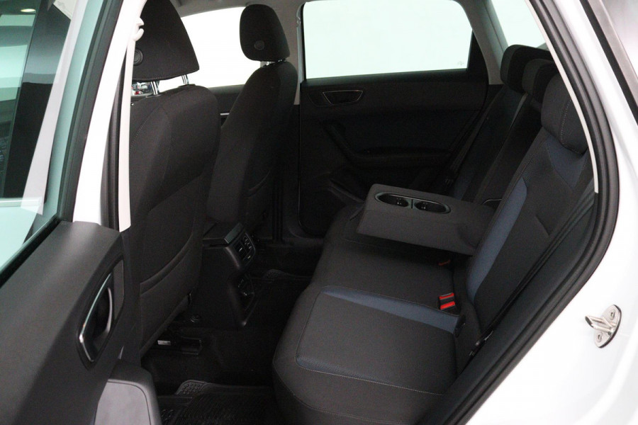 Seat Ateca 1.4 EcoTSI Style Business Intense (NAVIGATIE, TREKHAAK, CAMERA, STOELVERWARMING, LED)