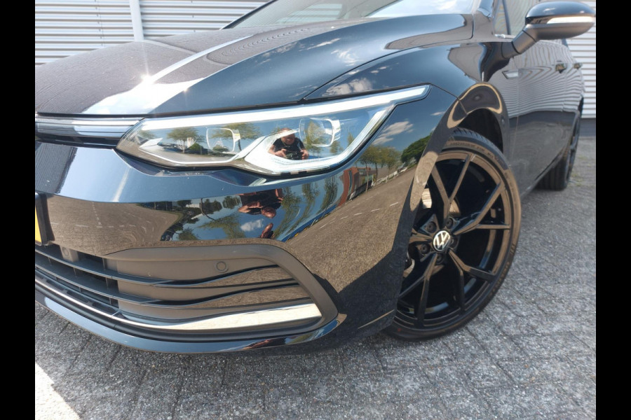 Volkswagen Golf 1.5 TSI Life Business