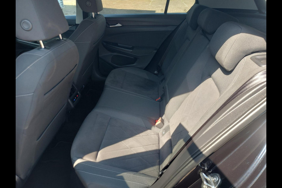 Volkswagen Golf 1.5 TSI Life Business