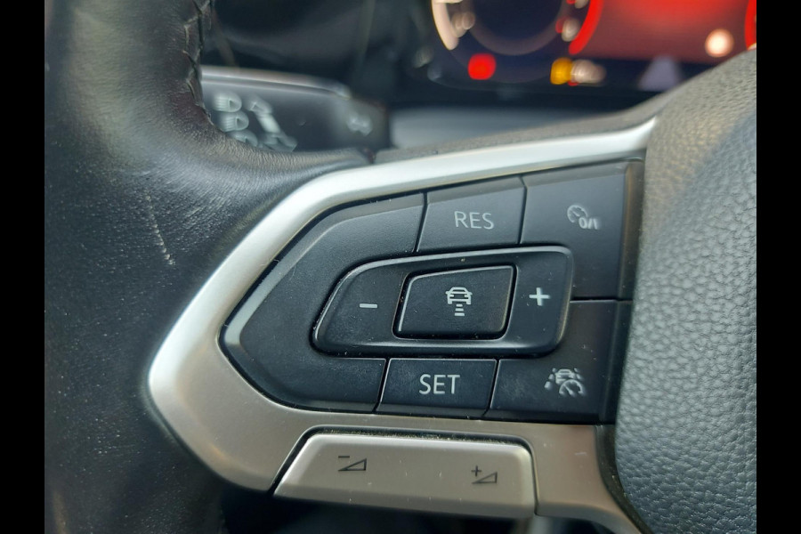 Volkswagen Golf 1.5 TSI Life Business