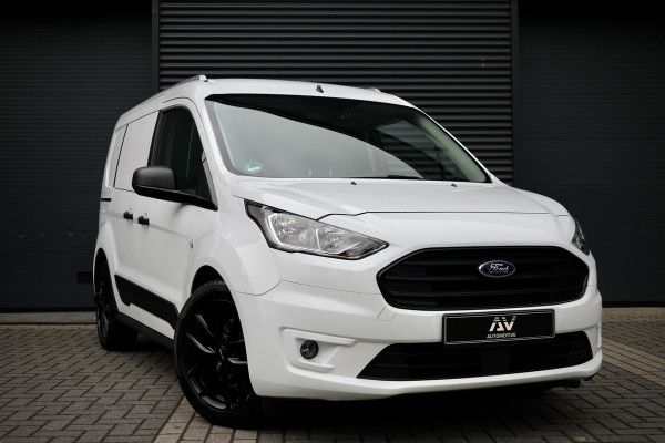 Ford Transit Connect 1.5 EcoBlue | 3-Zitter | Navigatie | Camera | CarPlay | Cruise control | Trekhaak | Stoelverwarming | Nieuwe APK | Onderhoudsbeurt | BPM Vrij