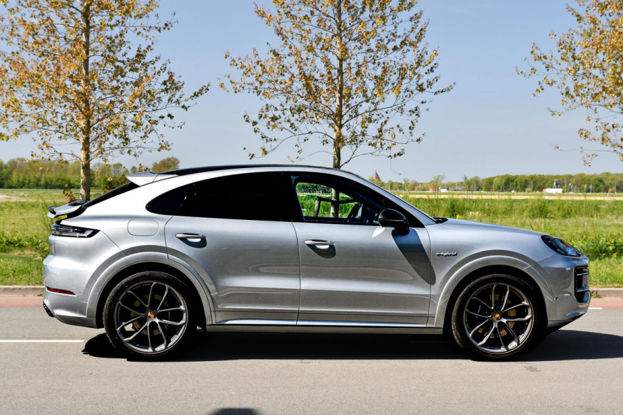 Porsche Cayenne Coupé 3.0 E-Hybrid. GT Pakket. Carbon, Leder, Softcl, Luchtv, BTW, ACC, 360, 18 Weg, Trekh, Bose, Keyless, Stuurvw