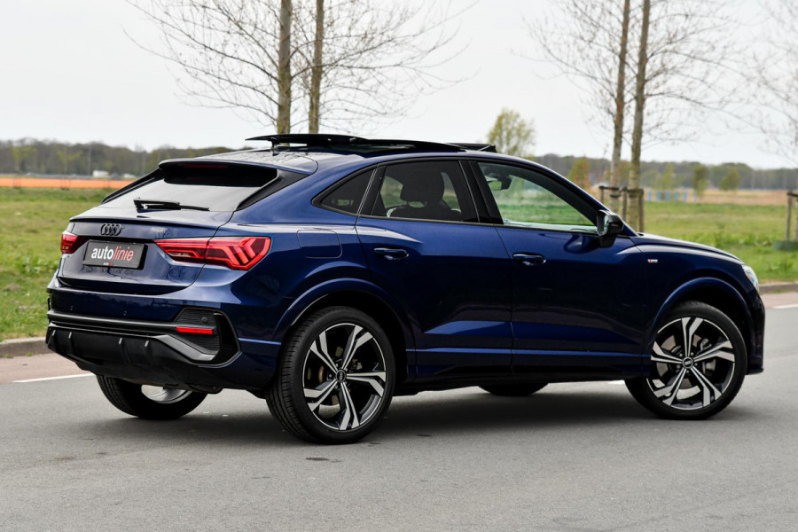 Audi Q3 Sportback 45 TFSI e 3x S-Line. Pano, ACC, Keyless, Sfeer, Dodeh, Camera, Matrix, 20'', Trekhaak, CarPlay!