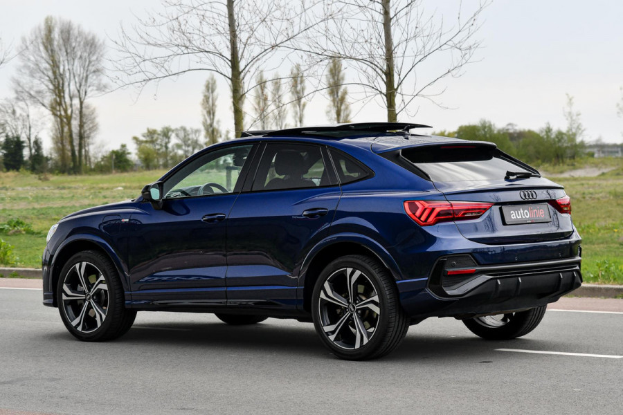 Audi Q3 Sportback 45 TFSI e 3x S-Line. Pano, ACC, Keyless, Sfeer, Dodeh, Camera, Matrix, 20'', Trekhaak, CarPlay!