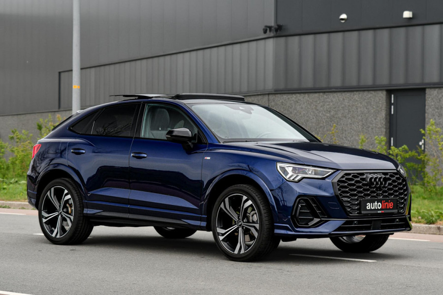 Audi Q3 Sportback 45 TFSI e 3x S-Line. Pano, ACC, Keyless, Sfeer, Dodeh, Camera, Matrix, 20'', Trekhaak, CarPlay!